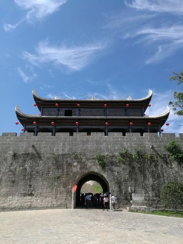 贵州黔南布依族苗族自治州福泉新增本土确诊14例，均在遂平县/黔南州福泉市属于哪个市