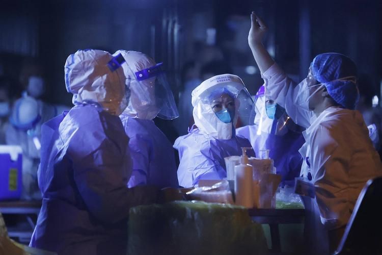 上海崇明区新增死亡病例7例,均在内蒙古自治区鄂尔多斯乌审旗/上海崇明确诊1例