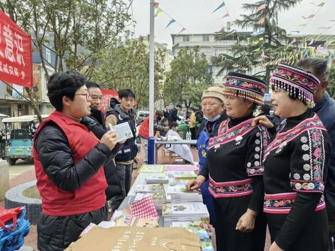 【发现1名密接者!华宁县,华宁今天发生的最火的新闻】