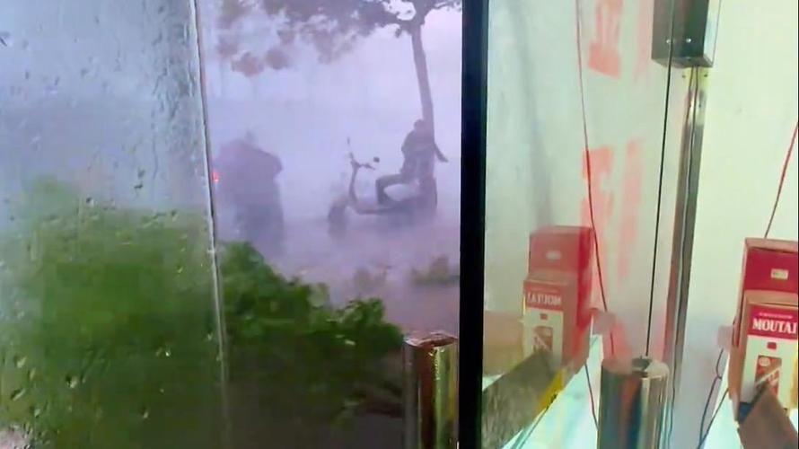 江西鹰潭地区疫情管控严不_江西鹰潭遭遇强对流天气