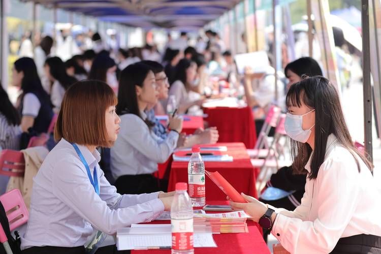 【为何新增疫情杜集区,杜集区全力做好稳就业工作】